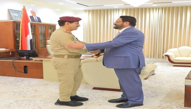 عضو مجلس القيادة العرادة يستقبل وزير الدفاع ويترأس اجتماعاً موسعاً لقيادة الوزارة والقوات المسلحة