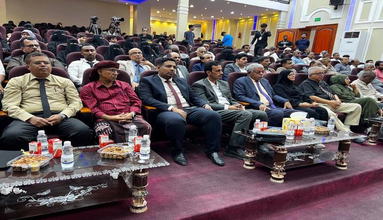 وكيل حضرموت الجيلاني يشهد حفل تخرج الدفعة الأولى من ماجستير الإدارة الصحية بالمكلا