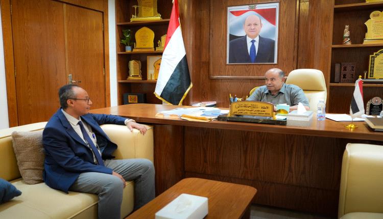 الخنبشي يطّلع على أوضاع مطار الريان الدولي ويؤكد أهمية توسيع الرحلات واستكمال مشاريع التأهيل