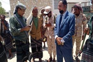 خلال زيارة ميدانية.. قائد اللواء الخامس مشاة وقيادات عسكرية يوجهون بتأمين مستشفى أحور العام وتعزيز حراسته