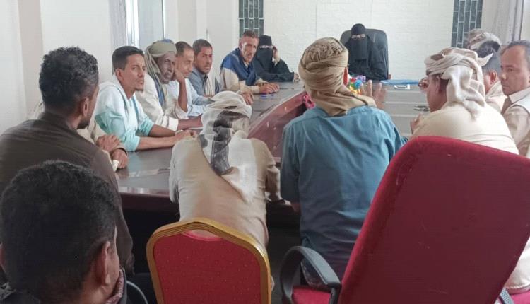 مكتب الخدمة المدنية بأبين يعقد اجتماعًا موسعًا مع مدراء الموارد البشرية لمناقشة العلاوات والمستحقات المالية
