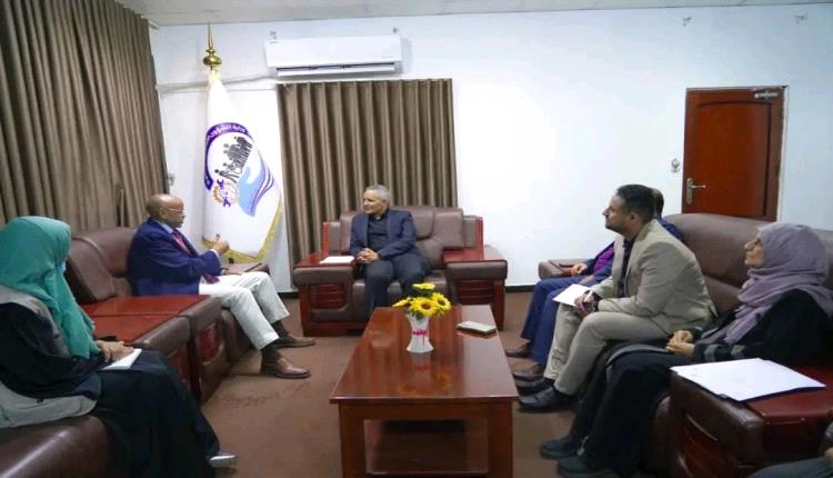 وزير الشؤون الاجتماعية والعمل يلتقي نائب الممثل المقيم لـصندوق الأمم المتحدة للسكان