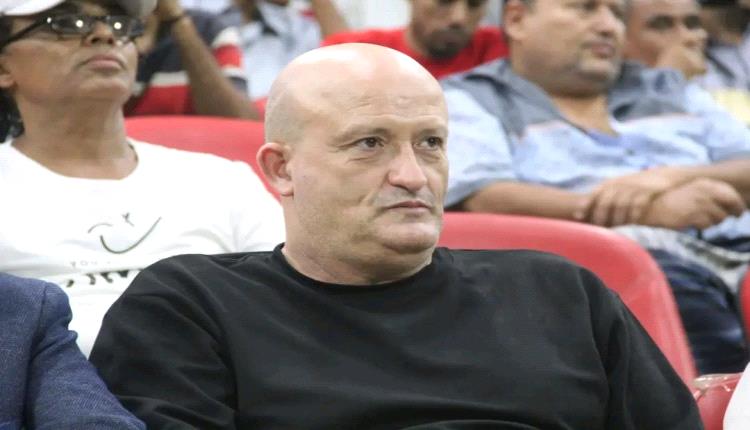 مدرب المنتخب في مدرجات المريسي لرصد المواهب الصاعدة
