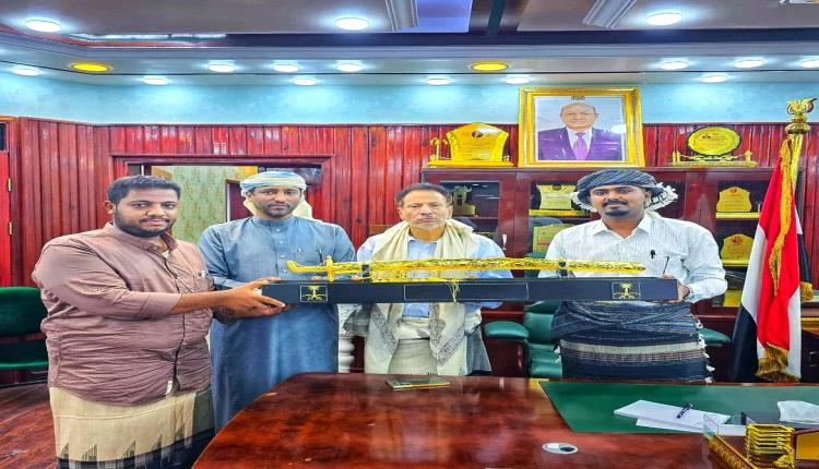 السلطة المحلية بمحافظة المهرة تؤكد استمرار دعم الطلاب خلال فعالية تكريم بن ياسر