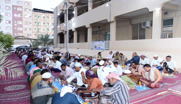إفطار رمضاني يجمع موظفي فرع سيئون للمياه والصرف الصحي لتعزيز التواصل