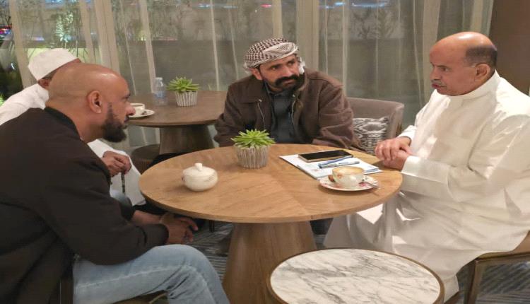 الخنبشي يشدد على محاسبة المتلاعبين بملف الغاز ويوجه بفتح تحقيق في المقطورات المفقودة