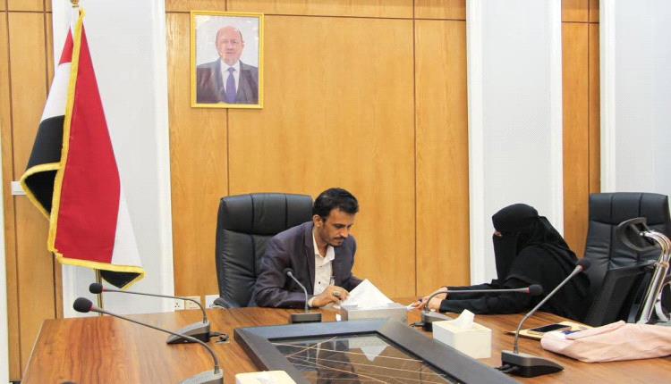 وكيل محافظة حضرموت يلتقي رئيسة اللجنة الوطنية للمرأة بساحل حضرموت ويشيد بدورها في تمكين المرأة