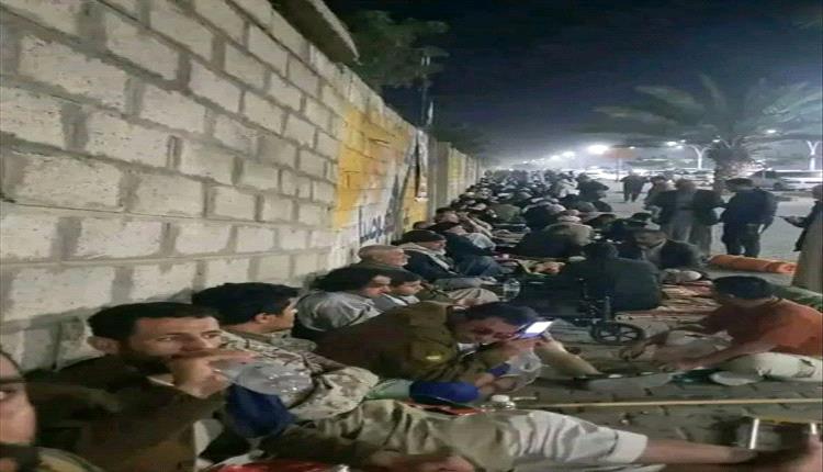 تفاوت كبير في رواتب القوات الحكومية يثير استياء جنود الجيش الوطني ويجدد مطالب توحيد الصرف