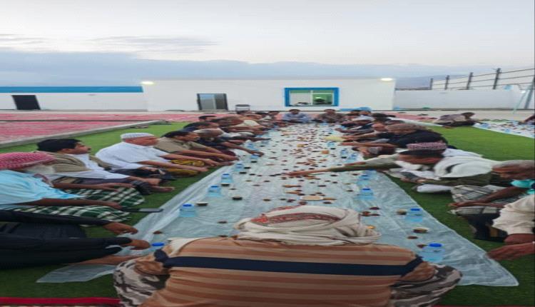 تعزيزاً للتآخي بين كوادرها.. اتصالات ساحل حضرموت تنظم إفطارها الرمضاني السنوي