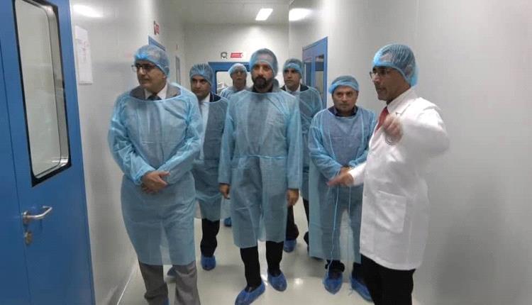 وزير الصحة يتفقد سير العمل في الشركة الدوائية الحديثة ومصنع العالمية بالمنطقة الحرة بعدن