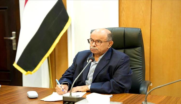 الخنبشي يتوعد: منع رفع صور الزبيدي في حضرموت