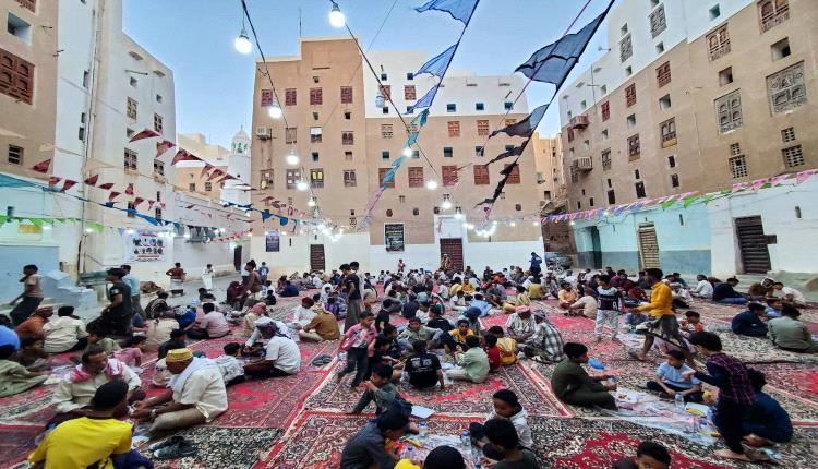 التفطير الجماعي في شبام.. تقليد رمضاني يعزز التآلف بين الأهالي