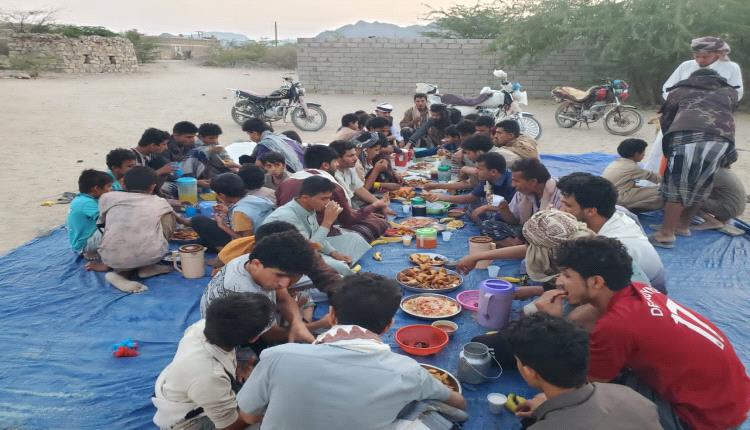 أهالي حبيل المسجد يقيمون إفطارهم الجماعي الخامس في أجواء رمضانية مفعمة بالألفة