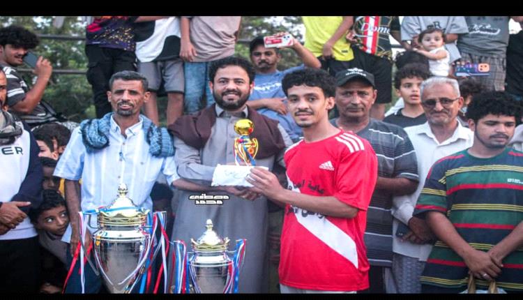 تألق لافت يقود حمزة الحمزة لنيل جائزة أفضل لاعب في دوري خورمكسر الرمضاني