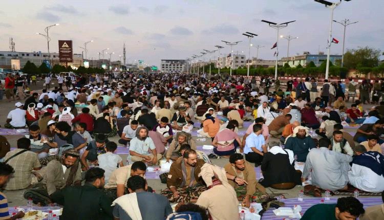 برعاية المحرّمي.. عدن تحتفل بالذكرى الـ11 لتحريرها بمهرجان جماهيري وإفطار جماعي