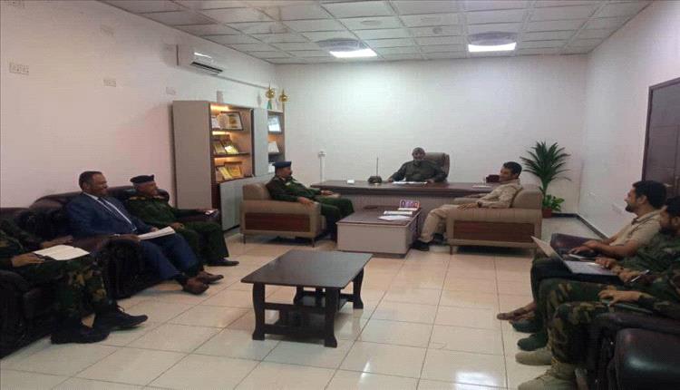 تحركات لتنظيم العمل الأمني.. اجتماع طارئ بعدن يناقش دمج التشكيلات وإدارة الموارد البشرية
