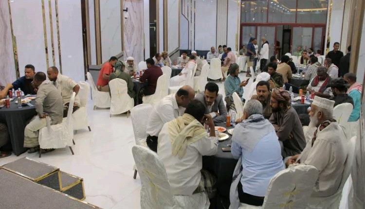 مأدبة إفطار رمضانية تجمع السلطة المحلية ورؤساء الأحياء واللجان المجتمعية في المكلا