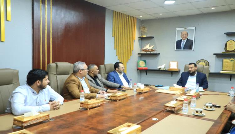 المحافظ شيخ يؤكد عدم السماح بتحصيل أي رسوم غير قانونية ويشدد على التطوير والارتقاء بالمؤتمرات العلمية ومخرجاتها