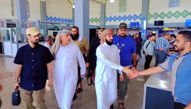 المحافظ الرباش يصل إلى عدن قادماً من الرياض