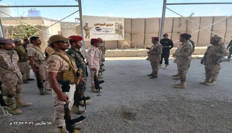 قائد المنطقة العسكرية الثانية يتفقد جاهزية النقاط الأمنية بمداخل المكلا