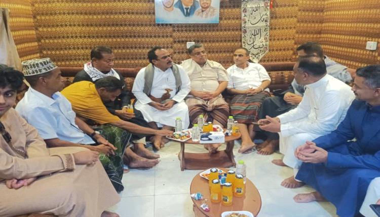وكيل عدن الشاذلي يستقبل المهنئين بعيد الفطر