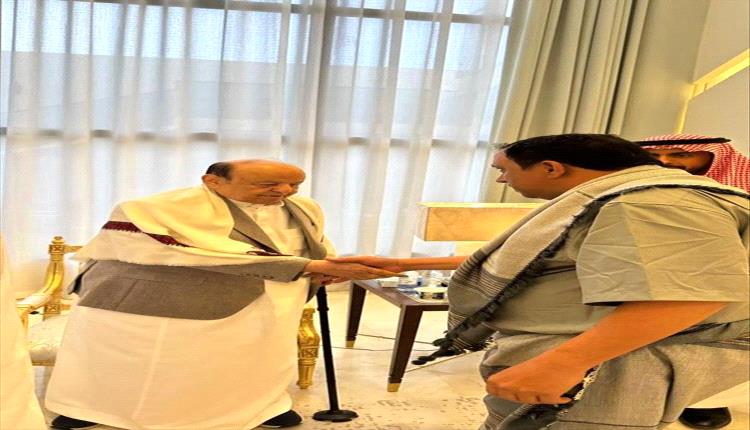 المشير عبدربه منصور هادي يستقبل المهنئين ويبادلهم التهاني بعيد الفطر المبارك