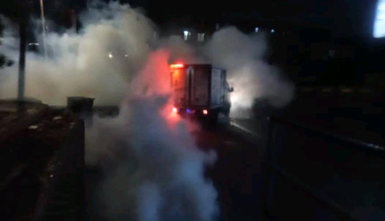 قسم صحة البيئة بمديرية الشيخ عثمان ينفذ حملة رش ضبابي عقب شفط مياه الأمطار