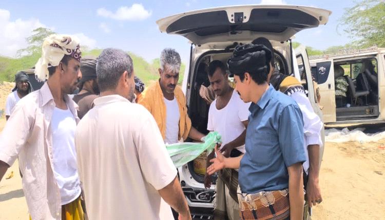 أحور.. حينما تتحول "عزلة السيول" إلى ملحمة كرم يسطرها أبناء "باكازم" في وادي أحور