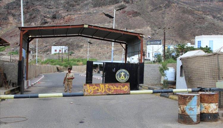 هذه الحقيقة الكاملة لاقتحام منزل الزبيدي.. مصدر عسكري يكشف ما جرى في جولد مور