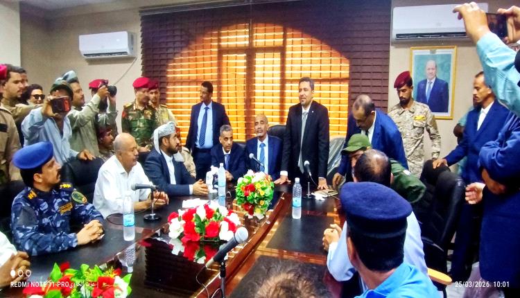 لحج تشهد مراسم الاستلام والتسليم بين المحافظ الجديد ولجنة الإدارة المحلية