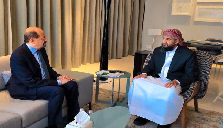 المحرّمي يلتقي رئيس الوزراء لمناقشة مستجدات الأوضاع ودعم مسار الإصلاحات الحكومية