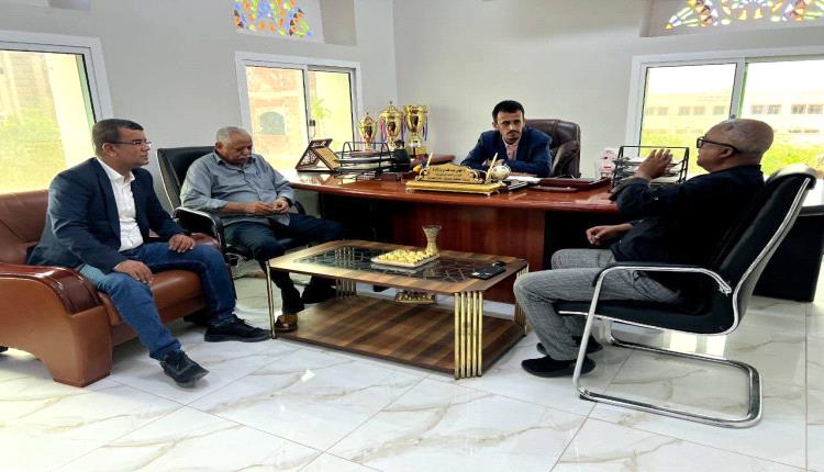 وكيل حضرموت يتفقد الانضباط الوظيفي في عدد من المرافق الحكومية بعد إجازة عيد الفطر المبارك