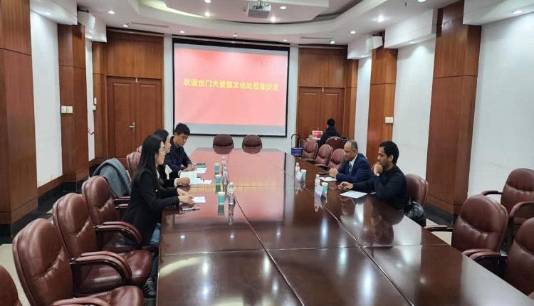 المستشار الأحمدي يبحث تعزيز التعاون الأكاديمي والبحثي مع جامعتي "داليان" للتكنولوجيا والاتصالات