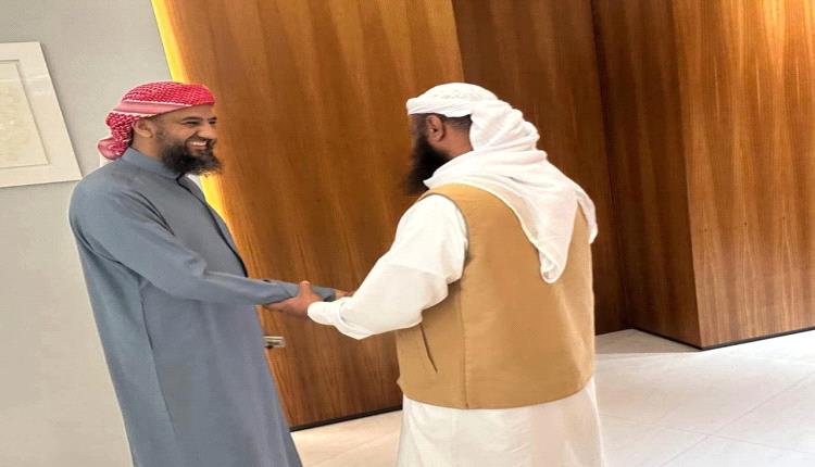 المحرمي يلتقي رئيس أركان قوات درع الوطن لمناقشة الأوضاع العسكرية