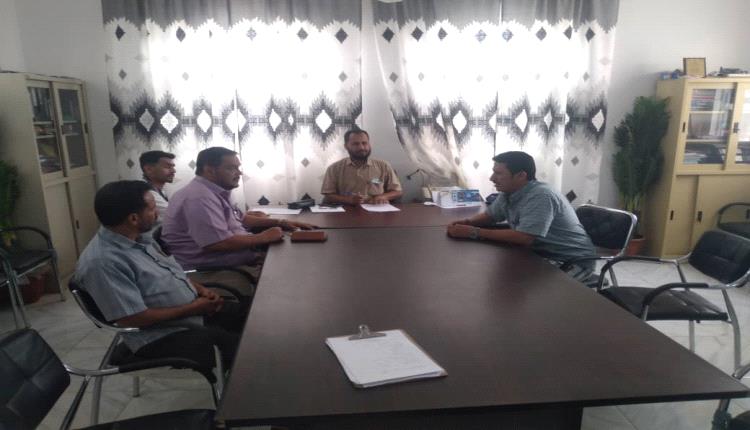 نائب مدير عام مكتب الصحة لشؤون الفنية واللوجستية بأبين يعقد اجتماع مع قيادة الصحة بلودر لتقييم الخدمات وتذليل الصعوبات