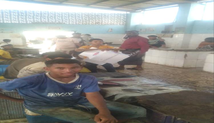 أبين.. حملة نظافة تعيد الحيوية لسوق الأسماك بزنجبار