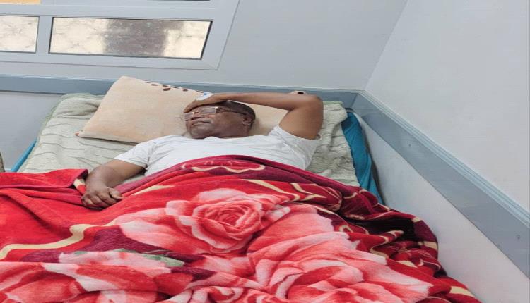 رئيس فرع اتحاد الإعلام الرياضي بوادي حضرموت يزور الإعلامي صالح باصالح ويطمئن على صحته