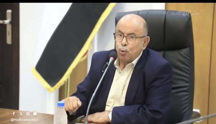 الخنبشي يلوّح بقطع الإمدادات ويطالب بحصة من عائدات النفط لإنقاذ كهرباء عدن