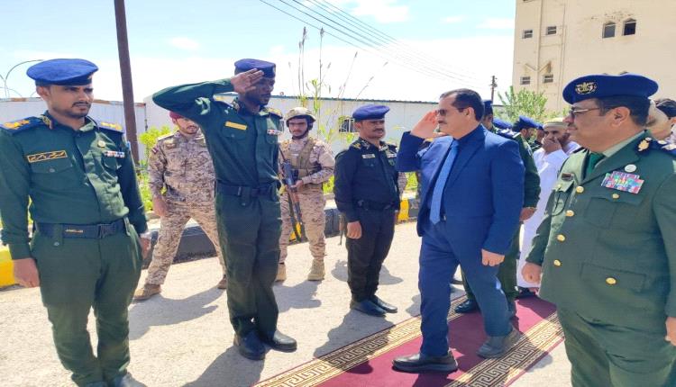 وزير الدفاع يزور كلية الشرطة حضرموت ويطّلع على سير الدراسة تزامناً مع استئنافها
