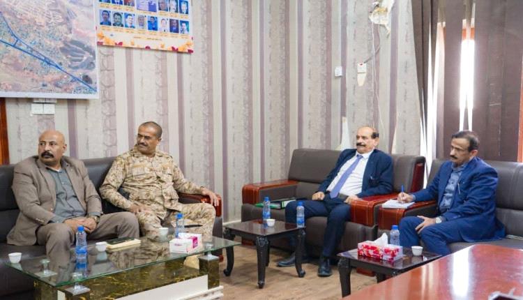 محافظ شبوة يؤكد اهمية تعزيز مبدأ الحيادية في اعمال لجنة التحقيق