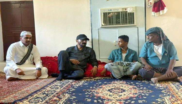 مدير عام شبام يقدّم واجب العزاء لأسرة الفقيد محمد ودعان