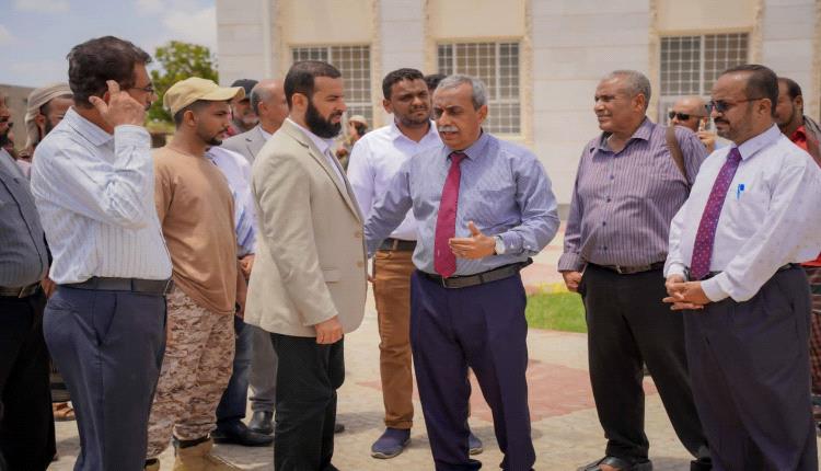 محافظ أبين يزور جامعة أبين ويشيد بما تحقق من إنجاز، ويؤكد دعم  مسيرة التعليم