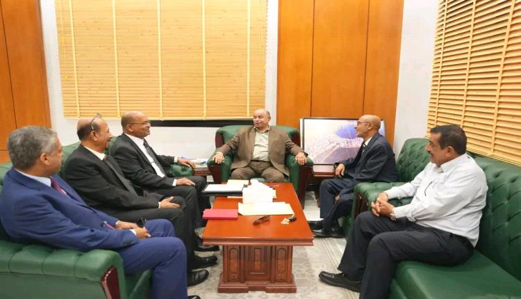 الخنبشي يلتقي نقابة المحامين بحضرموت ويؤكد دورها في مساندة قضايا المجتمع وحقوق المحافظة