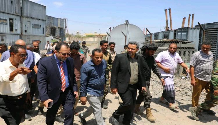 وزير الكهرباء يزور محافظة لحج للاطلاع على أوضاع الكهرباء وتعزيز القدرات التوليدية