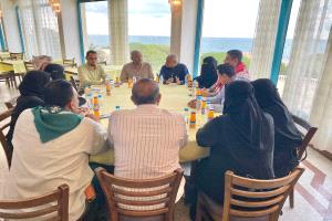 وزير الإدارة المحلية يبحث في حضرموت سبل تعزيز صلاحيات الحكم المحلي وتطوير الأداء المؤسسي