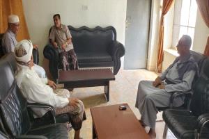 مستشار محافظ حضرموت يطلع على سير المشاريع التنموية ويتفقد المركز التجاري للعسل بالقطن