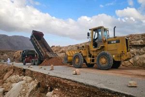 بتوجيهات بن الوزير.. بدء تدخلات عاجلة لإصلاح أضرار السيول بطريق الروضة – ميفعة في شبوة