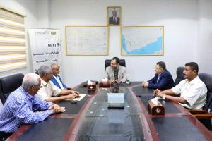 وزير الكهرباء يترأس اجتماعا لمناقشة مشاريع الكهرباء المتعثرة في أبين