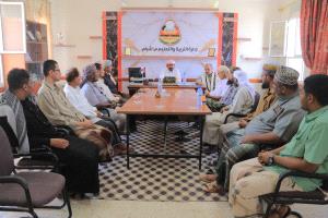 مدير عام شبام يناقش جاهزية المدارس لانطلاق الفصل الدراسي الثاني