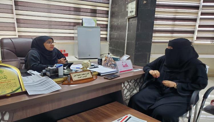 رئيسة اللجنة الوطنية للمرأة بساحل حضرموت تزور إذاعة المكلا لمناقشة التعاون في تنفيذ برنامج عن المرأة